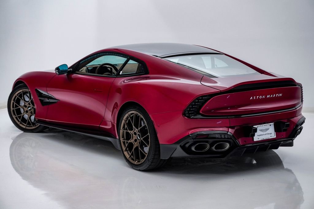 Used 2025 Aston Martin Vanquish RWD image 10