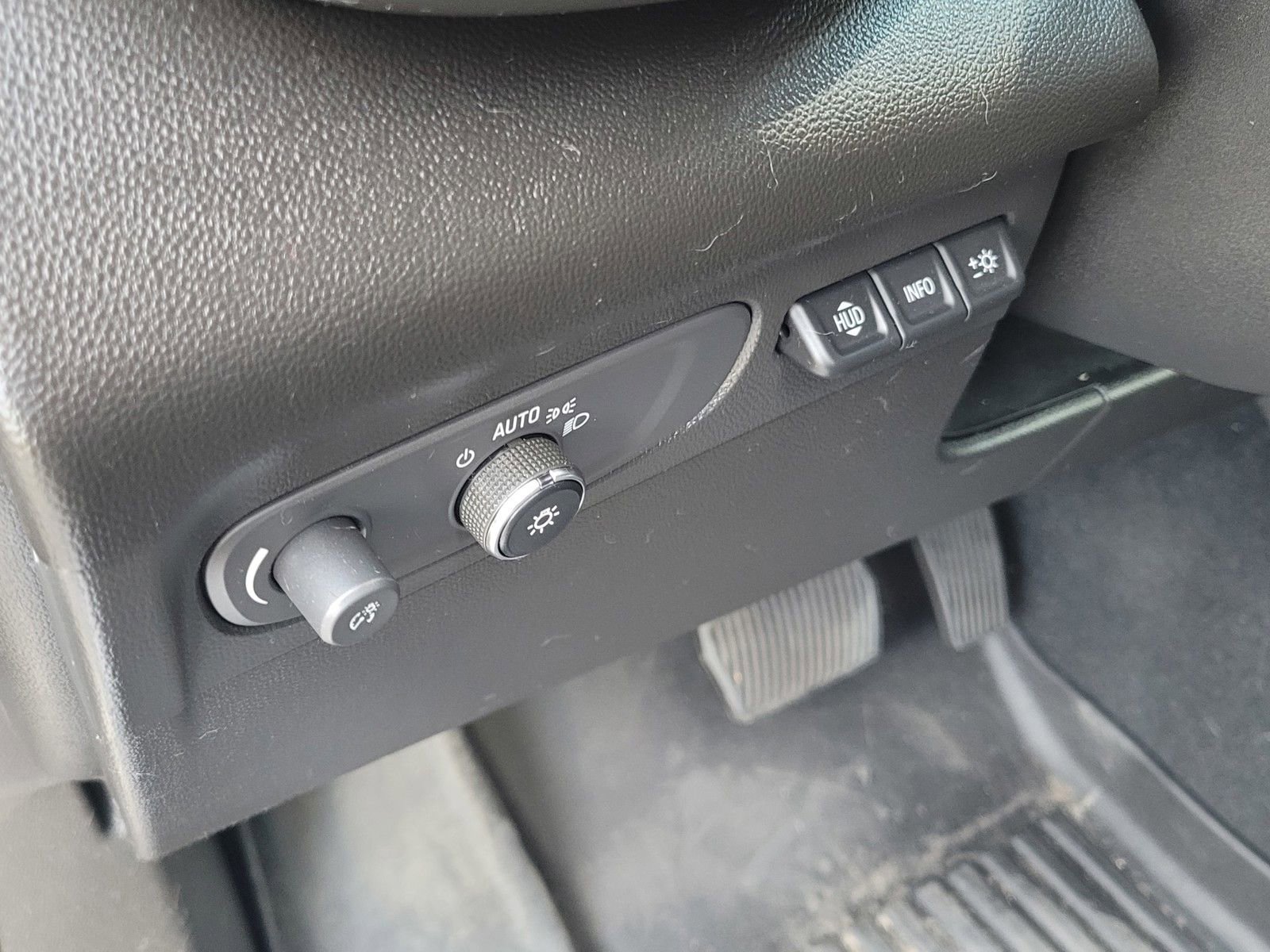 Used 2022 Buick Envision Avenir w/ Safety Package image 18