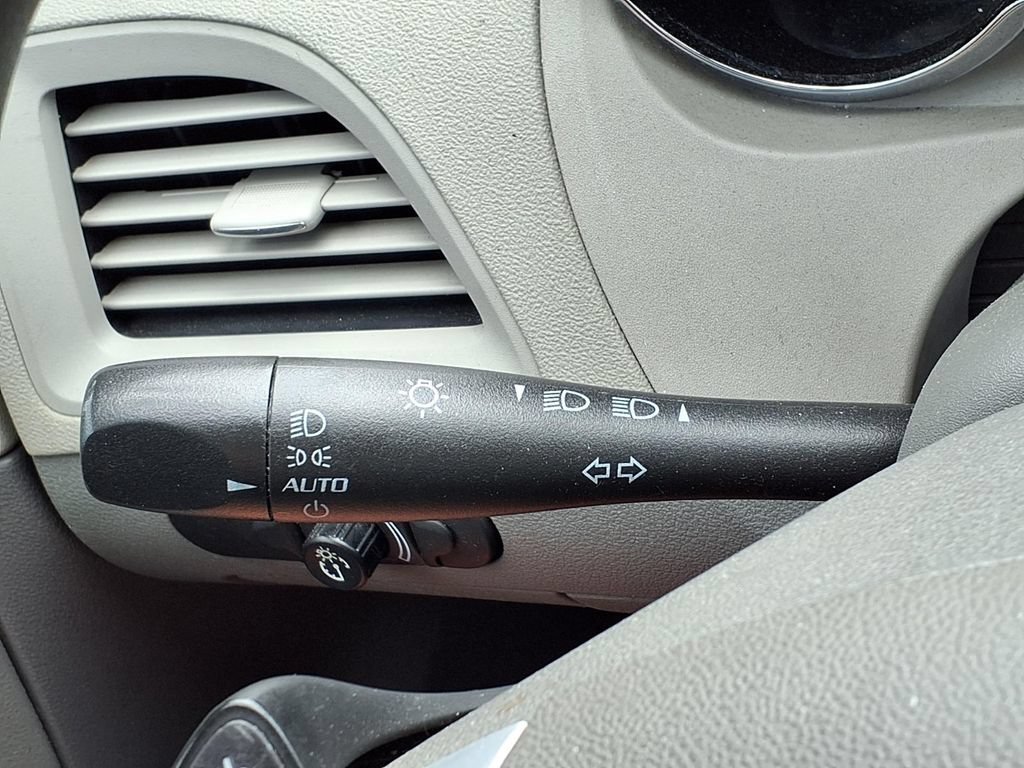 Used 2009 Chevrolet Malibu LT w/ Power Convenience Package FWD image 15