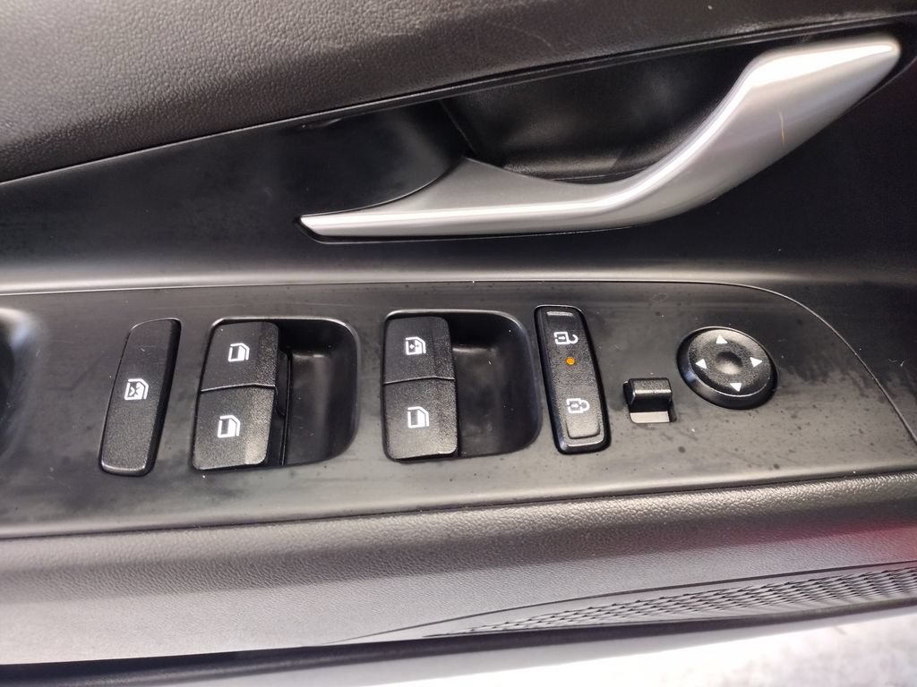 Certified 2024 Hyundai Elantra Limited FWD image 20