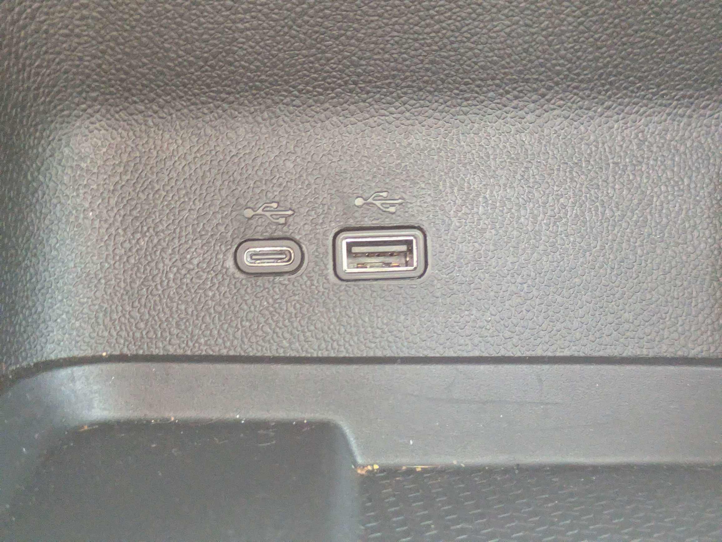Used 2026 Chevrolet Traverse RS FWD image 25
