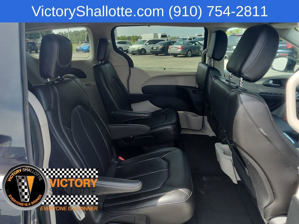 Certified 2024 Chrysler Pacifica Touring-L FWD image 34
