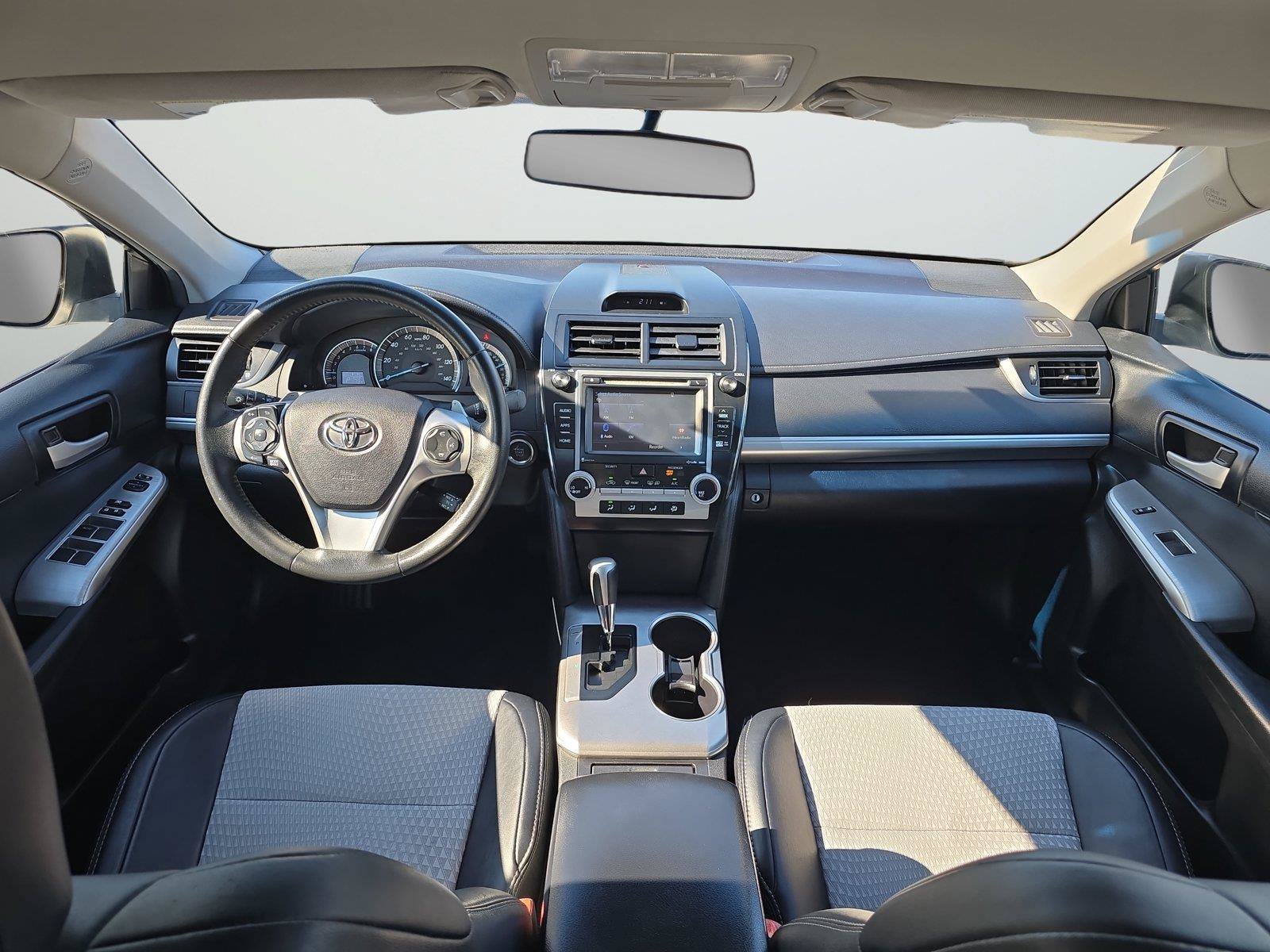 Used 2014 Toyota Camry SE FWD image 13