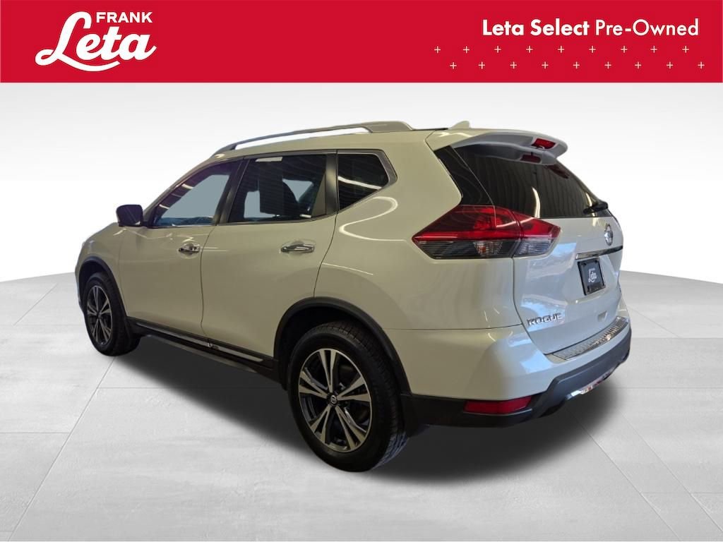 Used 2018 Nissan Rogue SL w/ Premium Package image 4