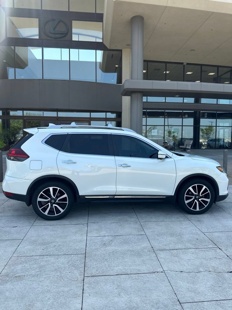 Used 2019 Nissan Rogue SL w/ Premium Package FWD image 4