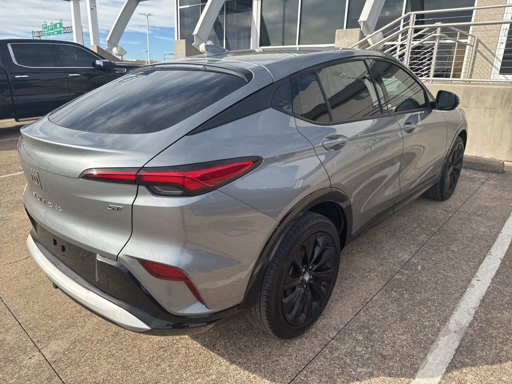 Used 2024 Buick Envista Sport Touring w/ Experience Buick Package image 7