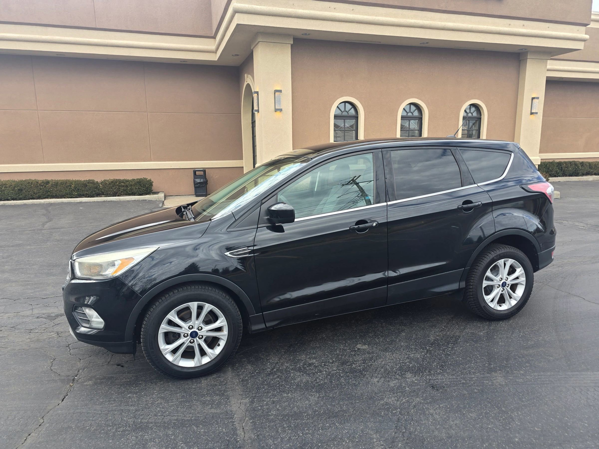 Used 2017 Ford Escape SE image 10