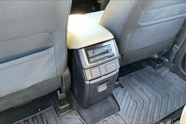 Used 2023 Subaru Ascent Premium w/ Convenience Package image 34