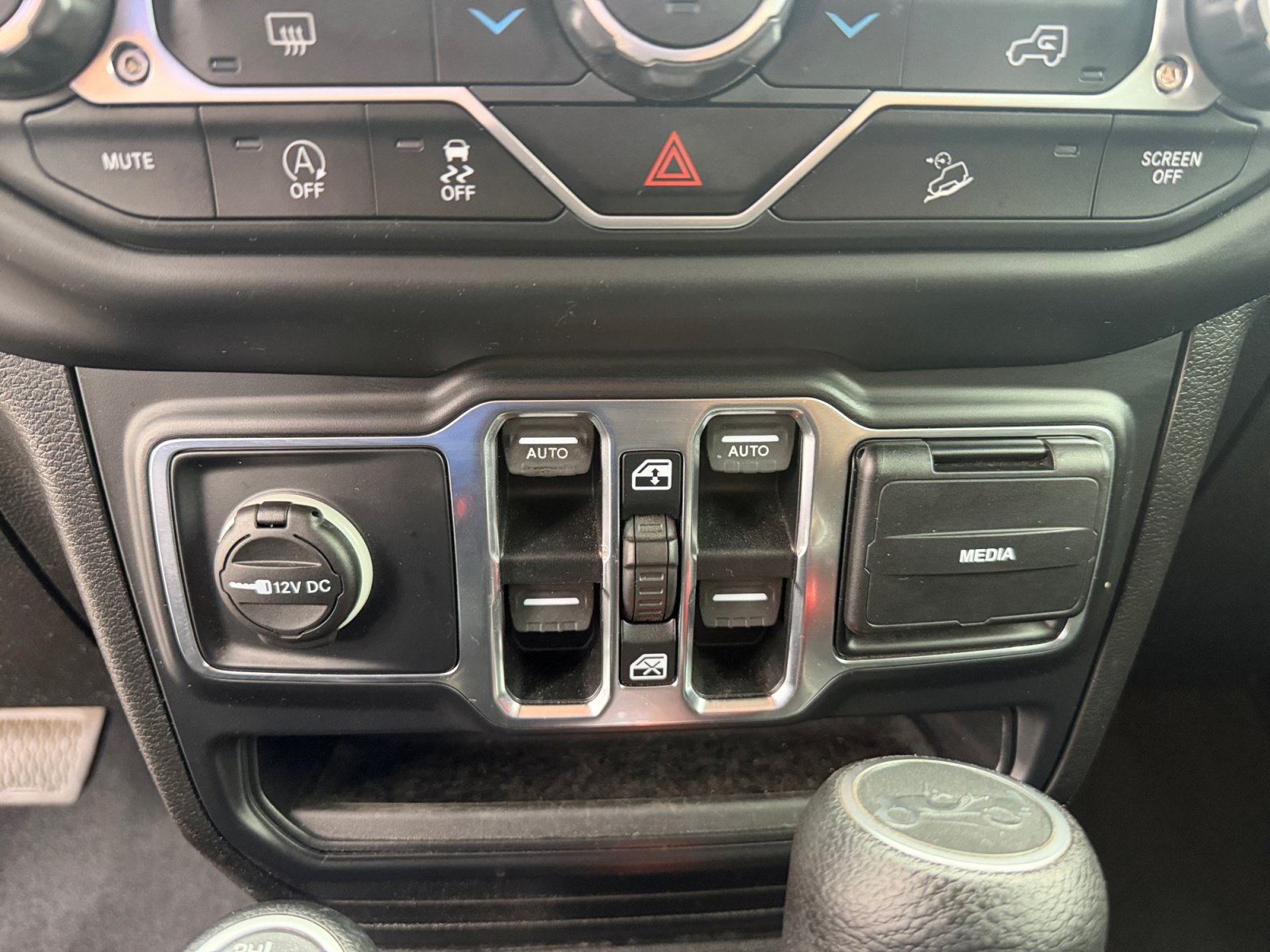 Used 2019 Jeep Wrangler Unlimited Sport S AWD/4WD image 25