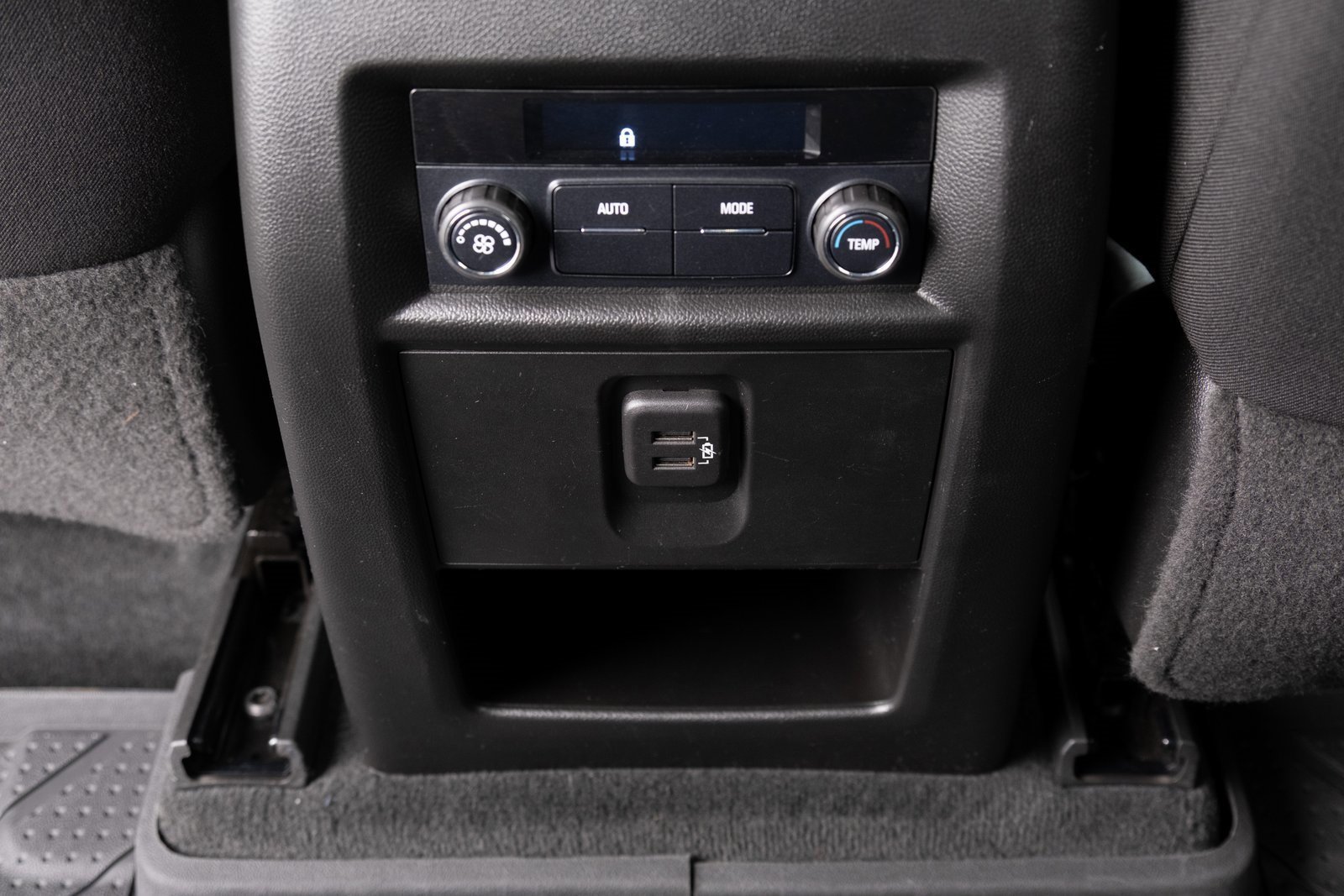 Used 2021 Chevrolet Traverse LS image 16