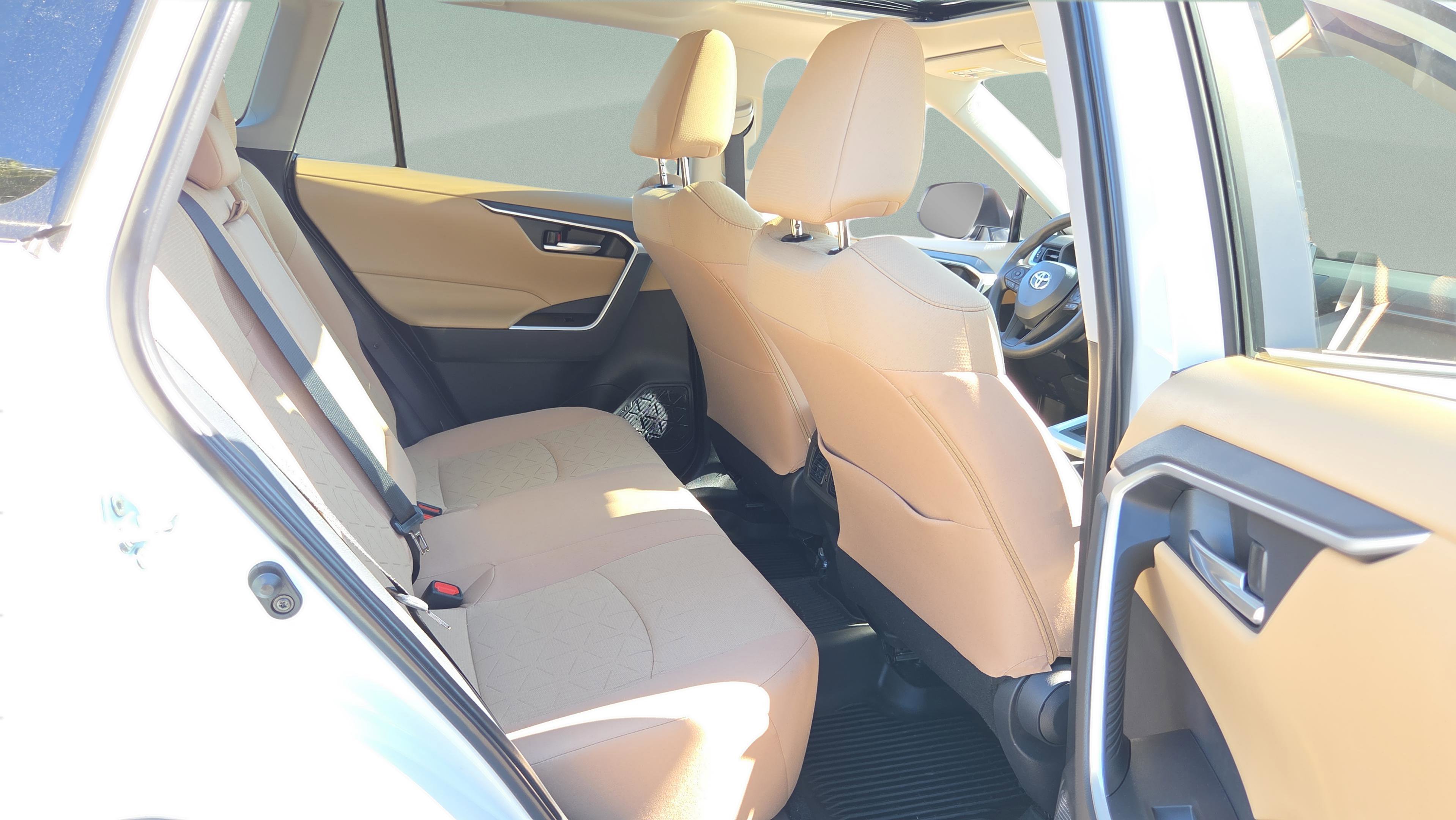 Used 2025 Toyota RAV4 XLE image 15