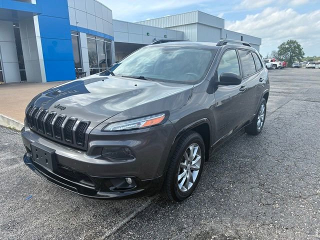 Used 2018 Jeep Cherokee Latitude AWD/4WD image 2