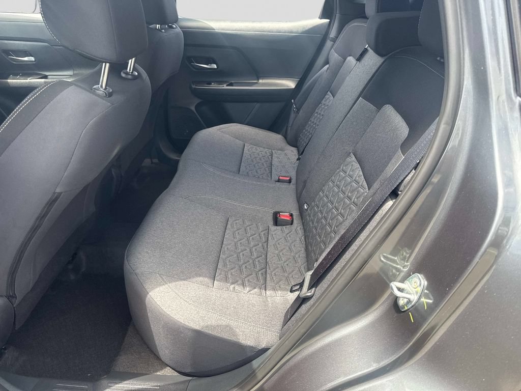 Used 2025 Nissan Kicks SV FWD image 14