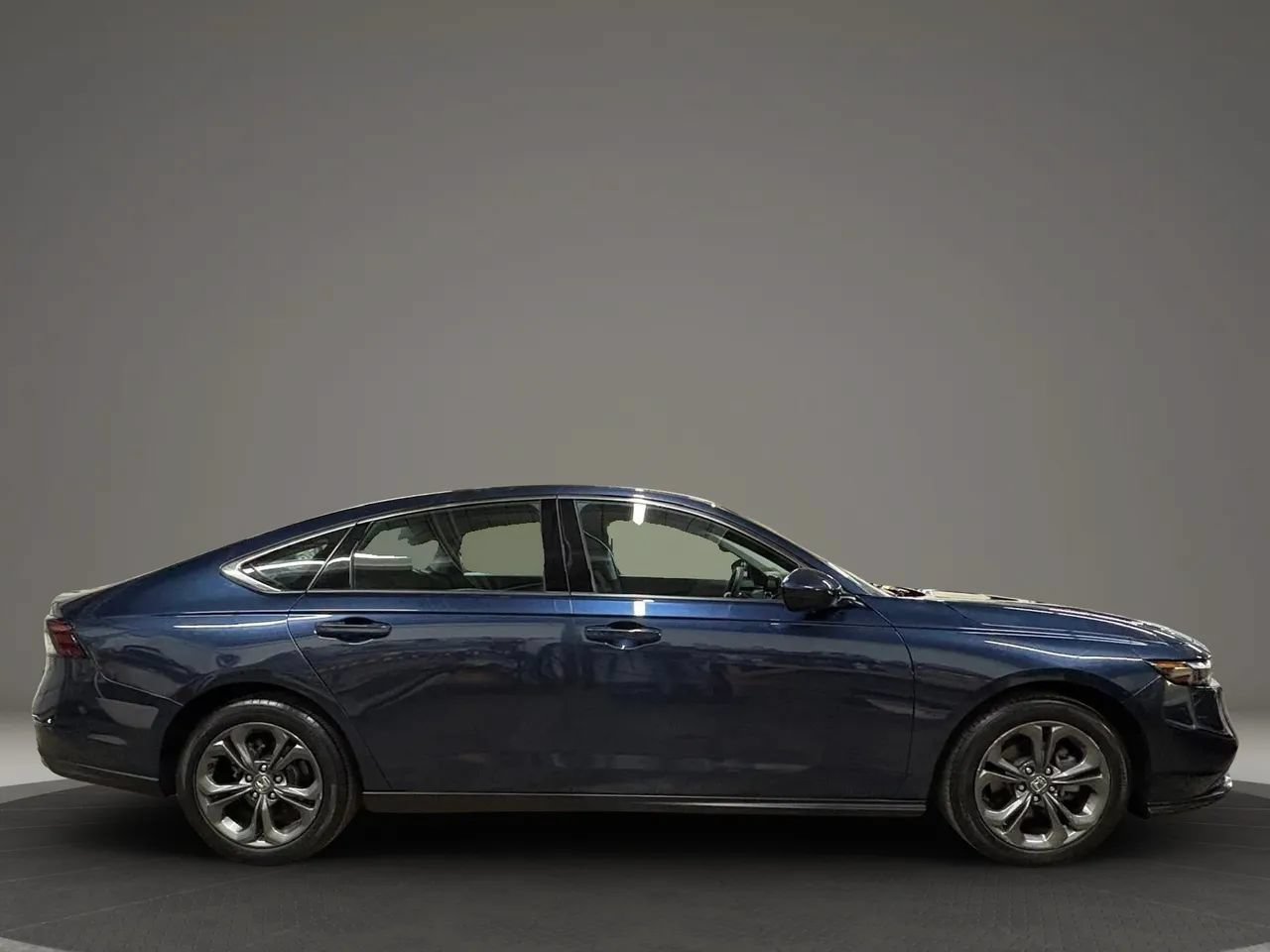 Used 2023 Honda Accord EX image 6