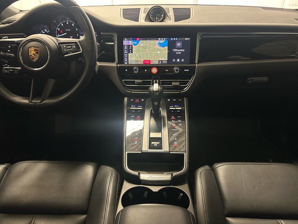 Certified 2023 Porsche Macan Turbo image 18