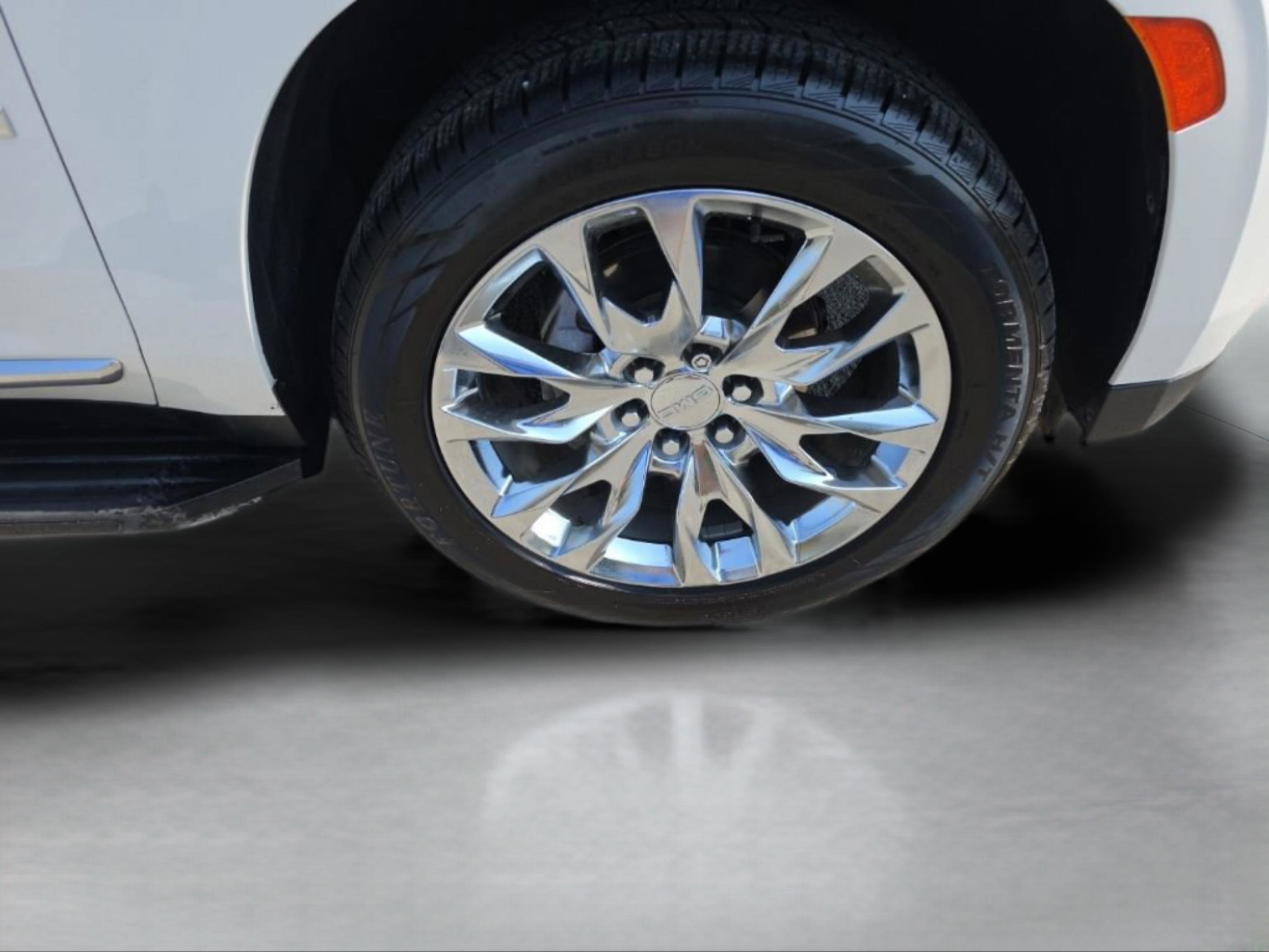 Used 2021 GMC Yukon Denali w/ LPO, Illumination Package image 15