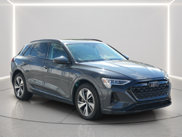 Used 2024 Audi Q8 e-tron Premium AWD/4WD image 7