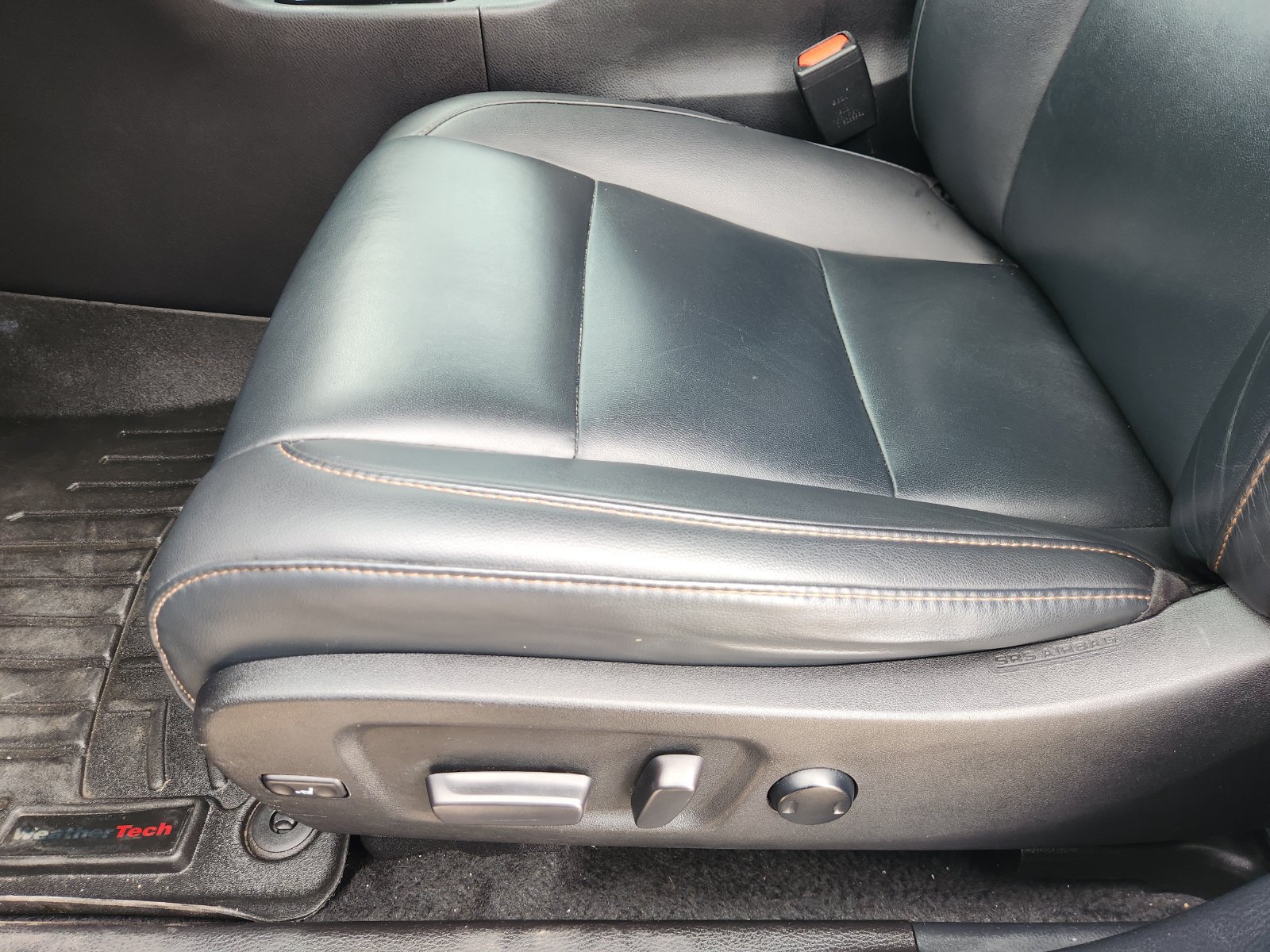 Used 2019 Toyota Highlander XLE AWD/4WD image 27