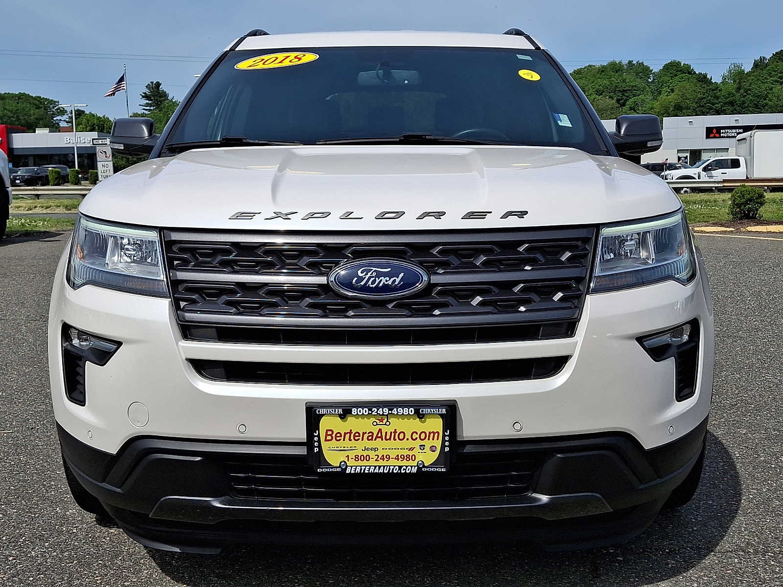 Used 2018 Ford Explorer XLT w/ Equipment Group 202A AWD/4WD image 2