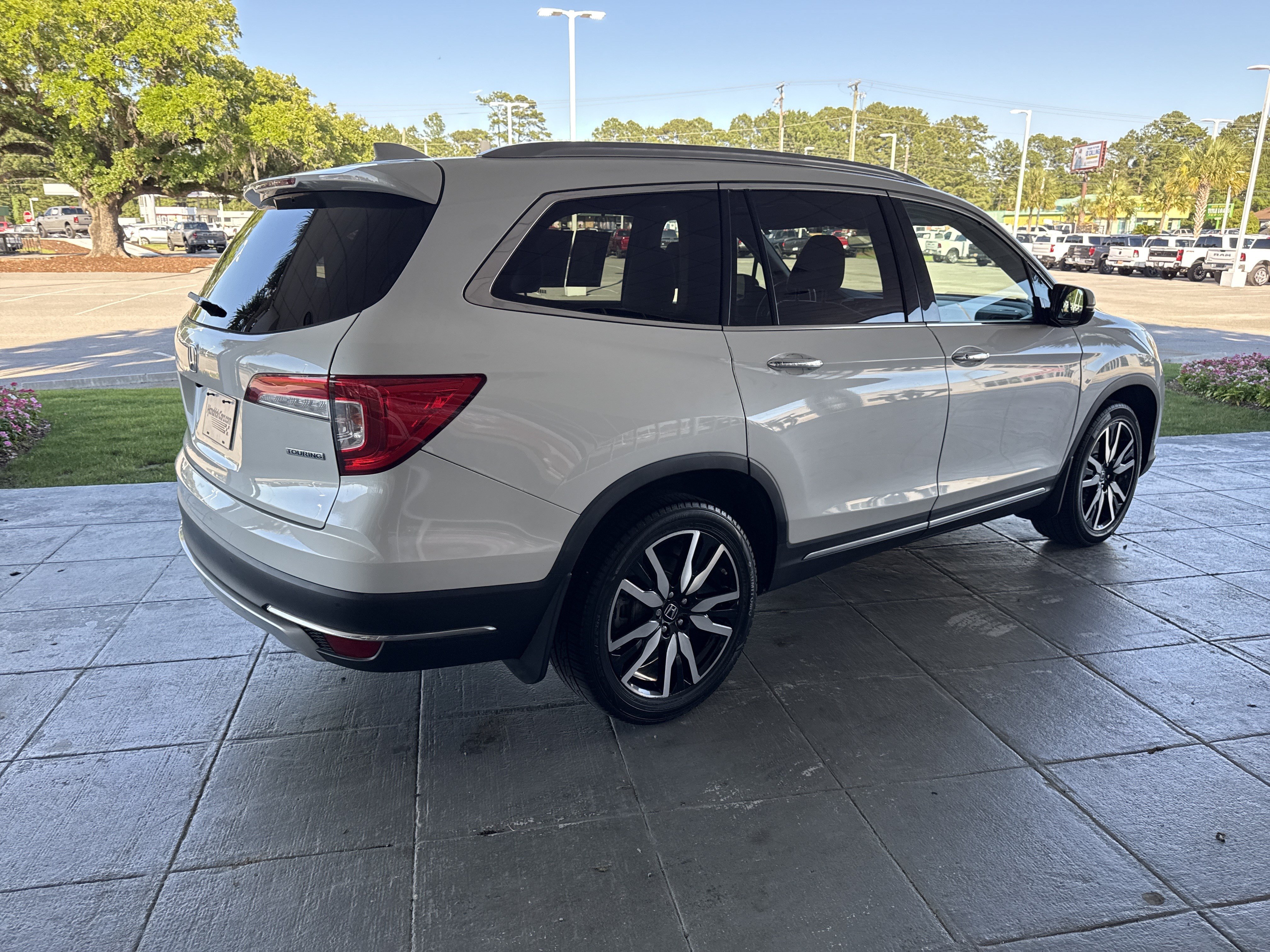 Used 2021 Honda Pilot Touring image 11