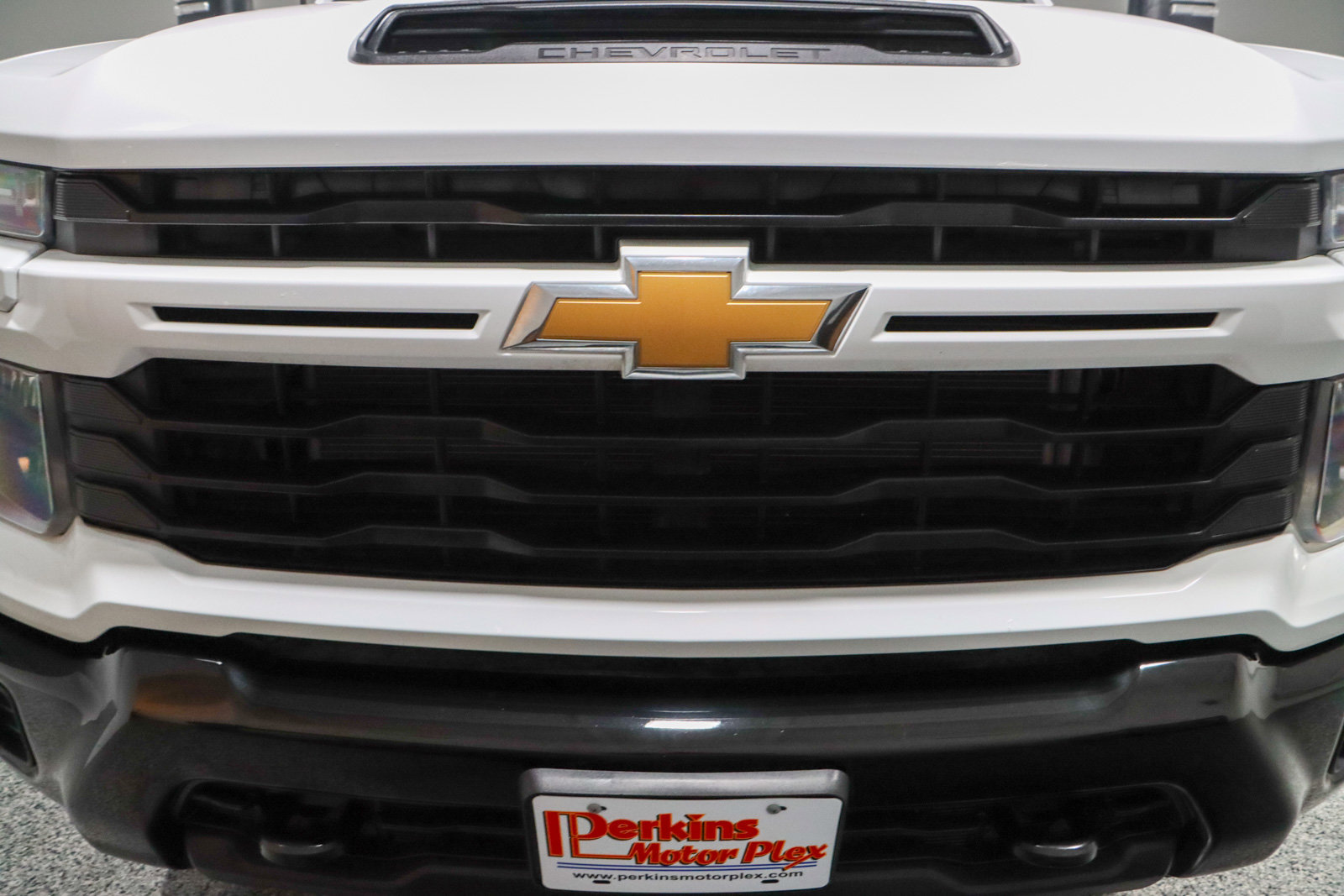 Used 2024 Chevrolet Silverado 2500 Custom image 4