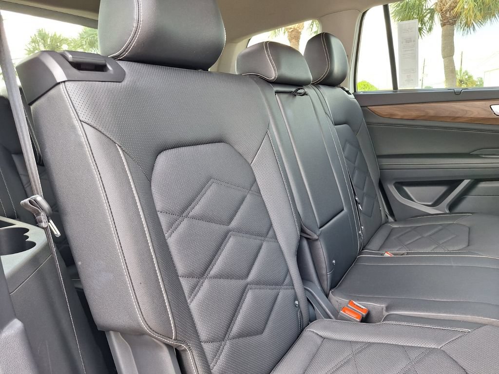 Used 2025 Volkswagen Atlas SE FWD image 30