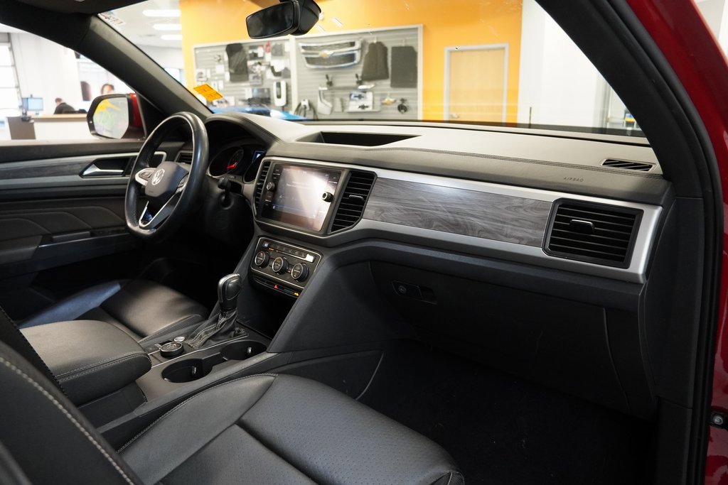 Used 2021 Volkswagen Atlas Cross Sport SE w/ Panoramic Sunroof Package image 34