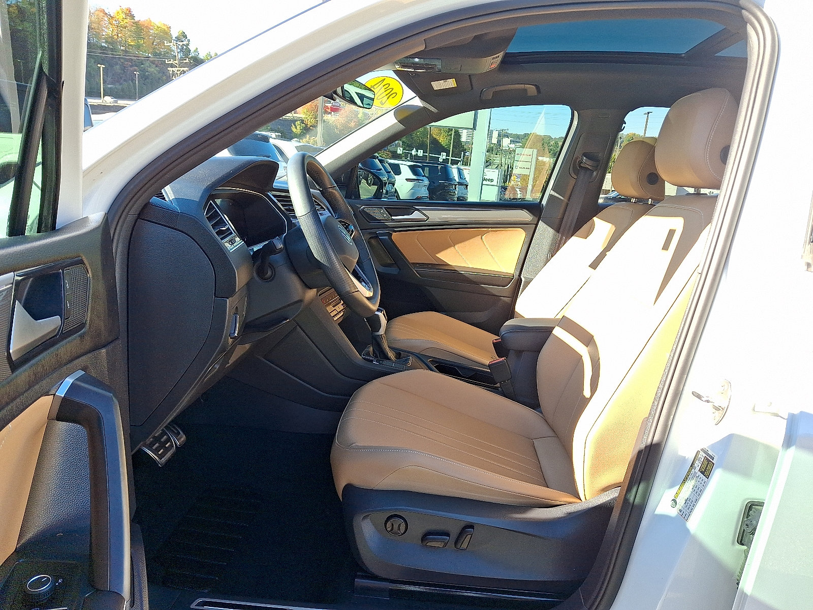 Used 2024 Volkswagen Tiguan SE R-Line FWD image 13