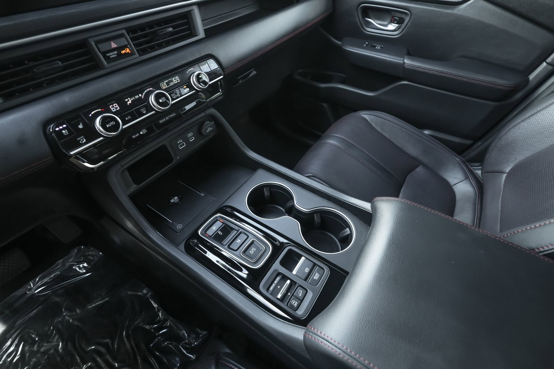 Used 2025 Honda Pilot Black Edition image 10