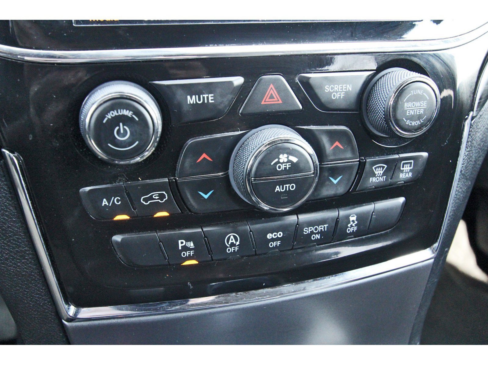 Used 2021 Jeep Grand Cherokee Freedom Edition RWD image 26