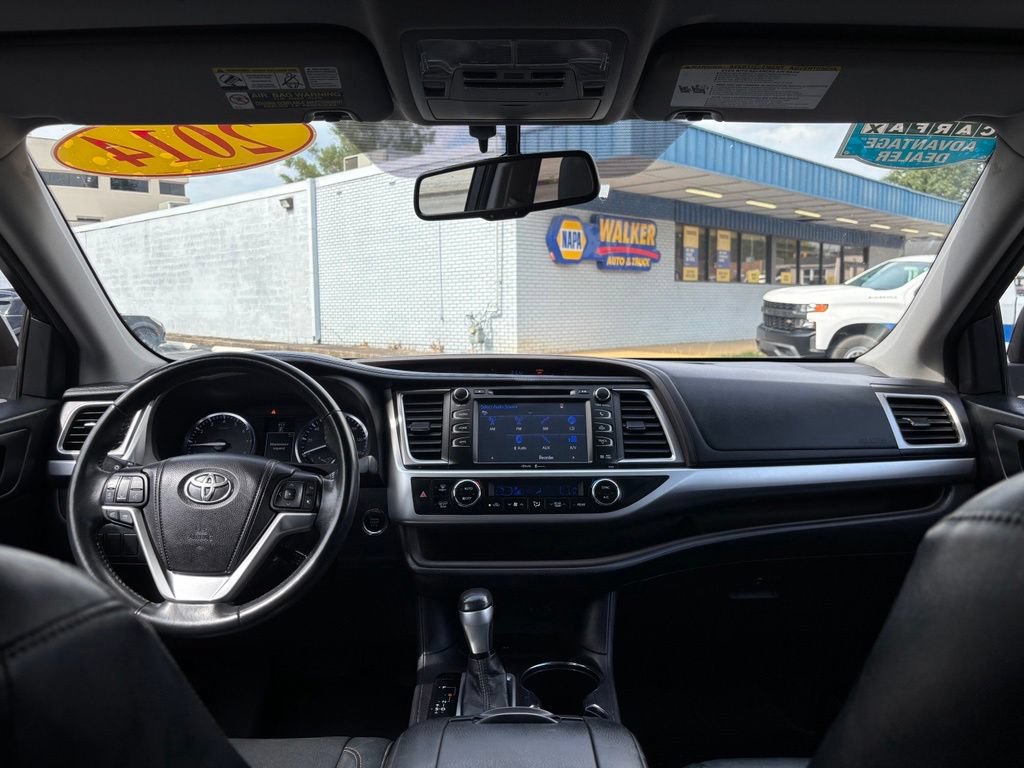 Used 2014 Toyota Highlander XLE FWD image 15