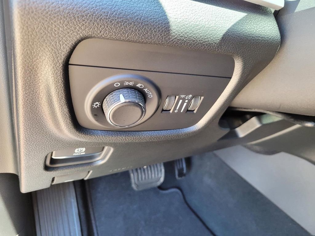 New 2024 Jeep Grand Cherokee Laredo X w/ Trailer Tow Package image 19