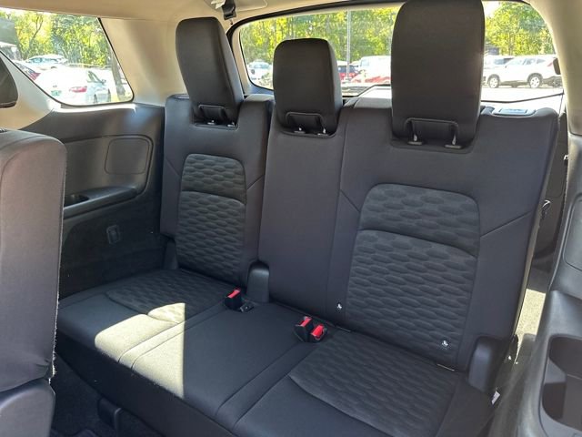 Used 2024 Nissan Pathfinder S image 25