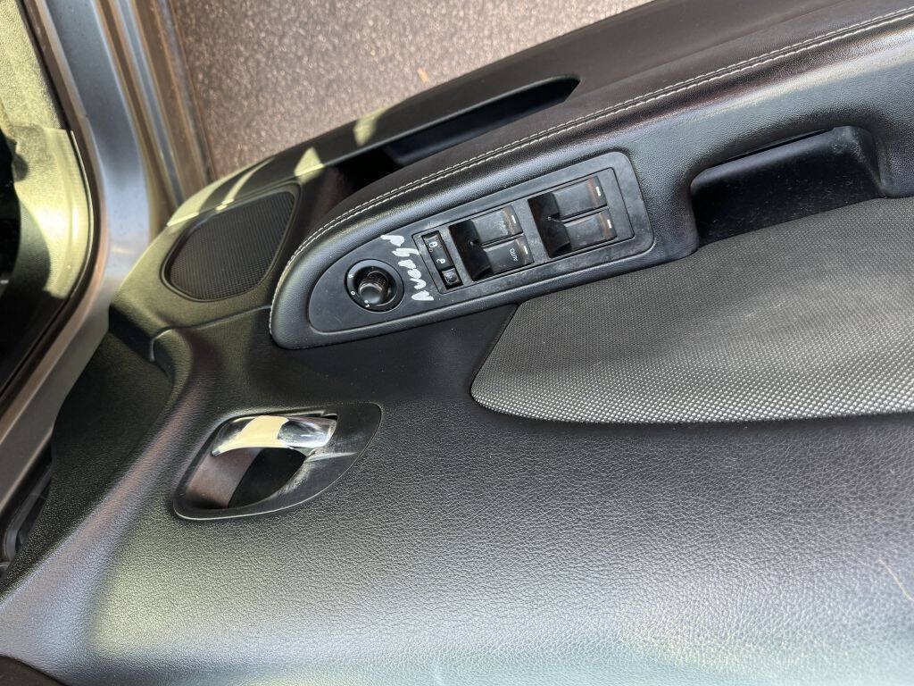 Used 2013 Dodge Avenger SXT w/ Rallye Appearance Group FWD image 7