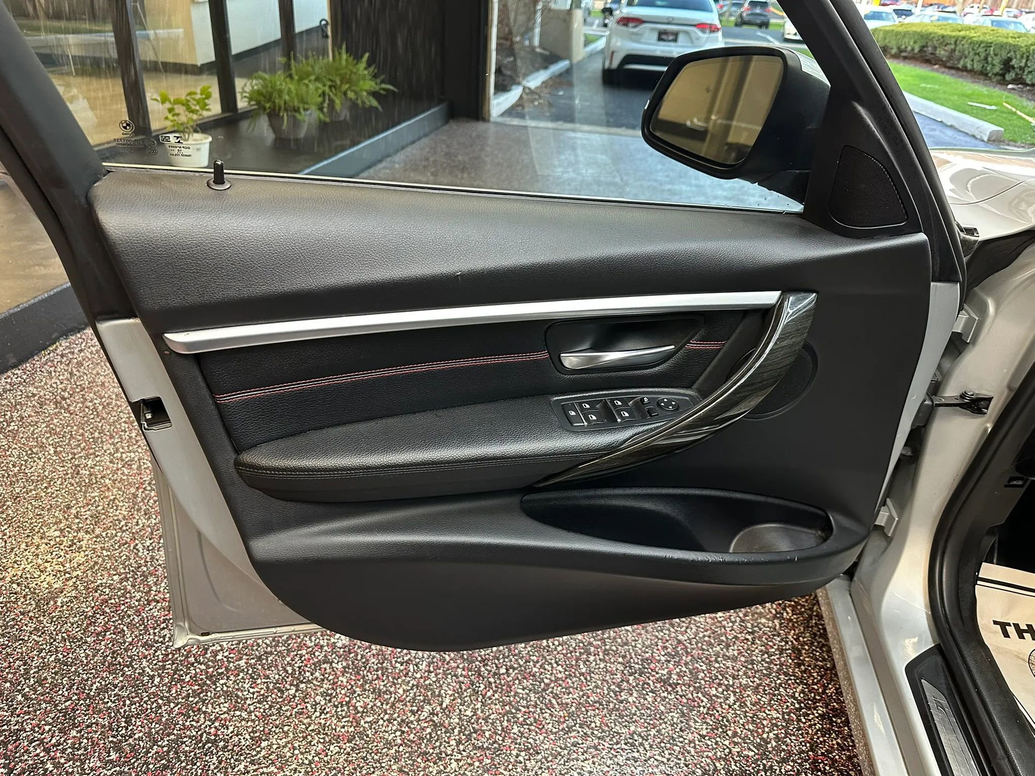 Used 2017 BMW 330i Sedan image 8