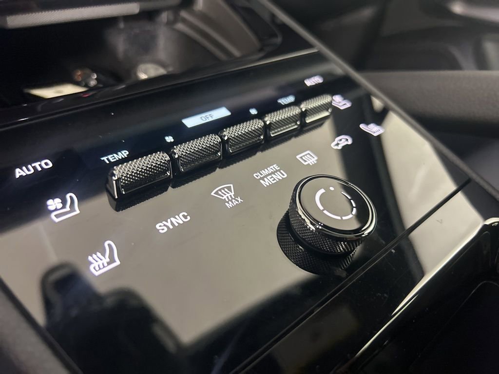 Certified 2026 Porsche Cayenne Coupe image 35