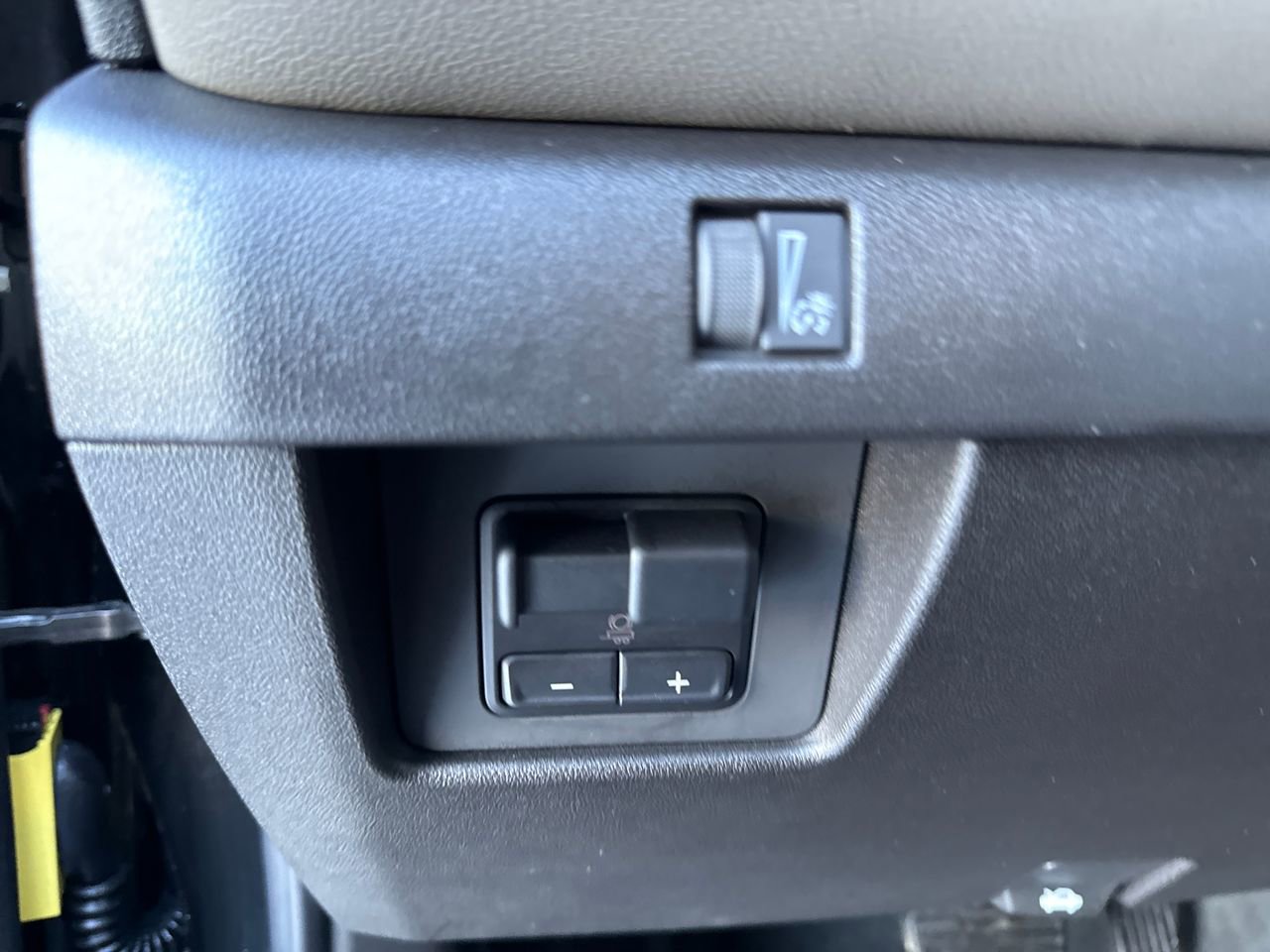 Used 2025 Chevrolet Colorado ZR2 w/ Technology Package image 16