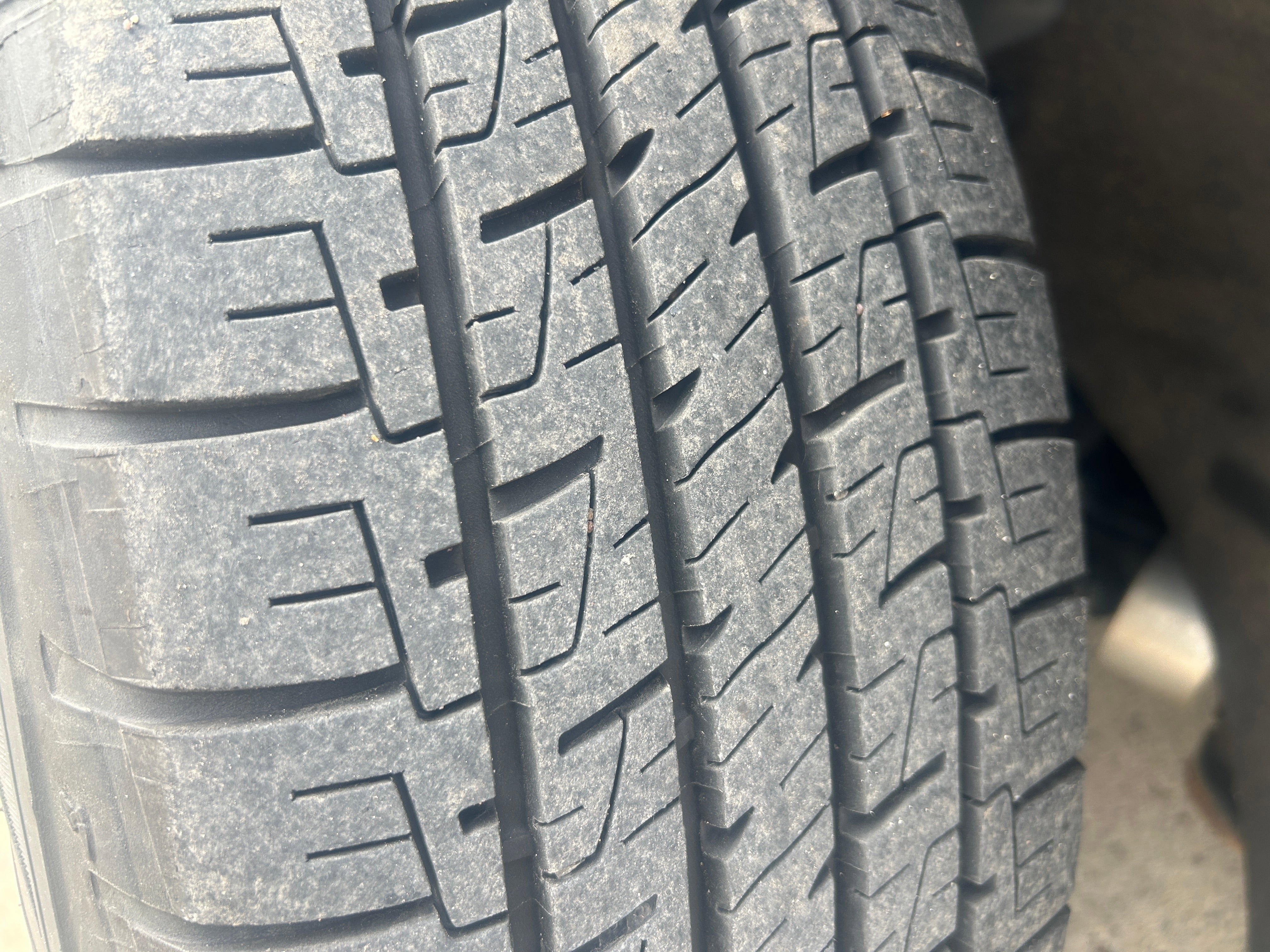 Used 2020 Buick Envision Essence AWD/4WD image 11