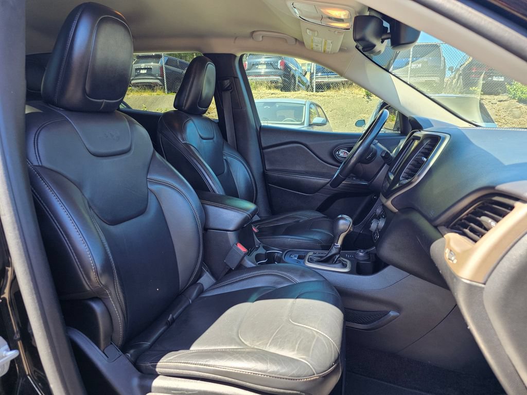 Used 2017 Jeep Cherokee Limited AWD/4WD image 11