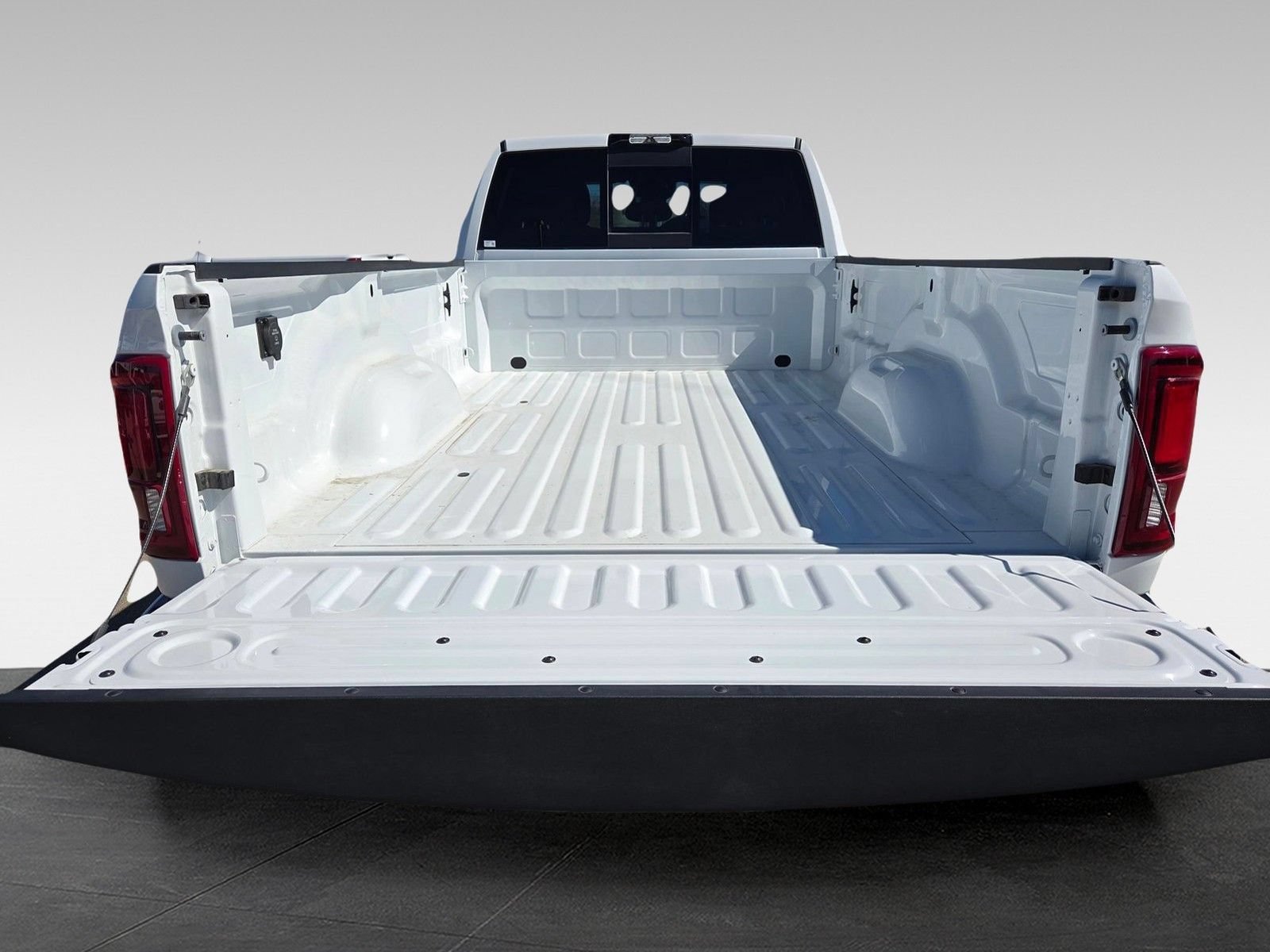 New 2026 RAM 3500 Big Horn AWD/4WD image 7