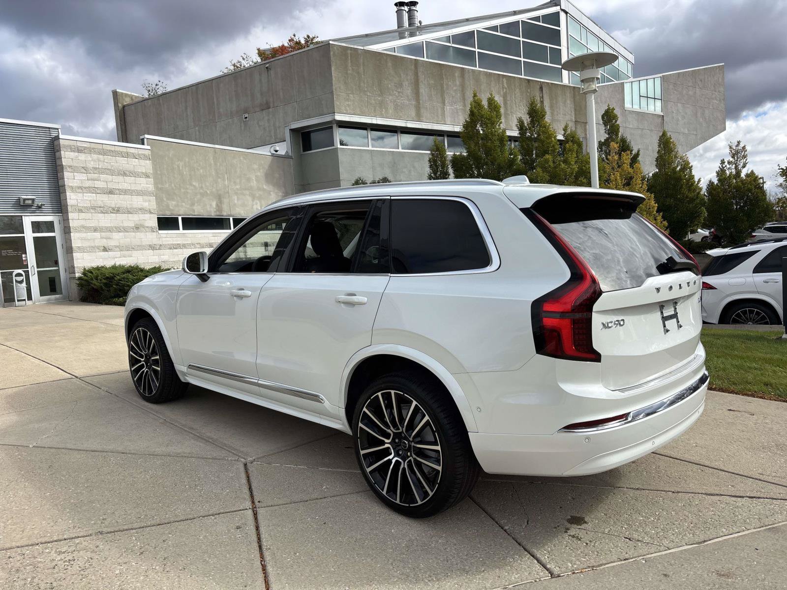 Used 2026 Volvo XC90 B6 Plus w/ Protection Package Premier AWD/4WD image 5