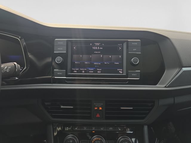 Used 2024 Volkswagen Jetta SE FWD image 15