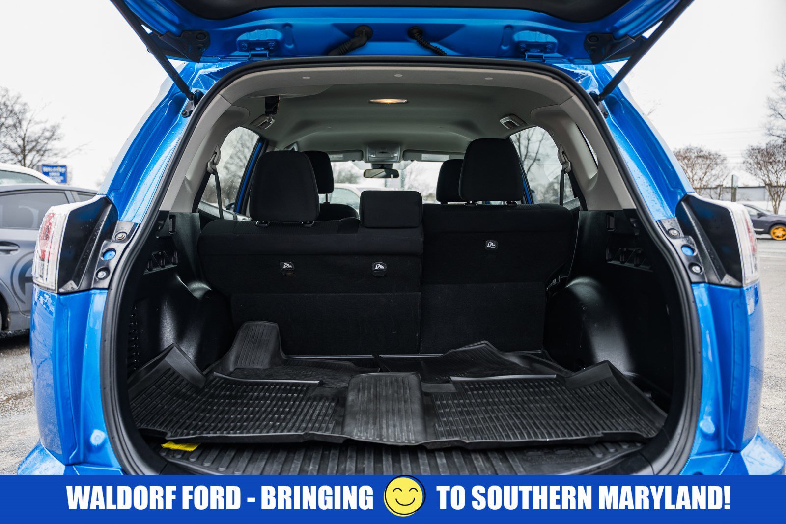 Used 2018 Toyota RAV4 LE w/ All Weather Liner Package image 9