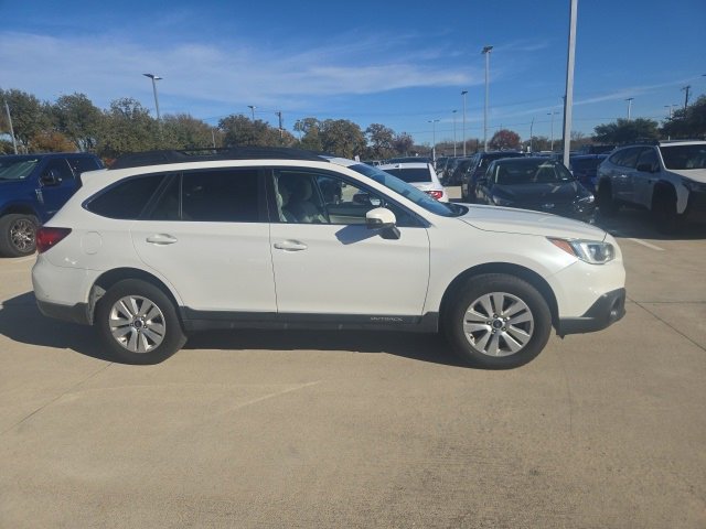 Used 2016 Subaru Outback 2.5i Premium image 2