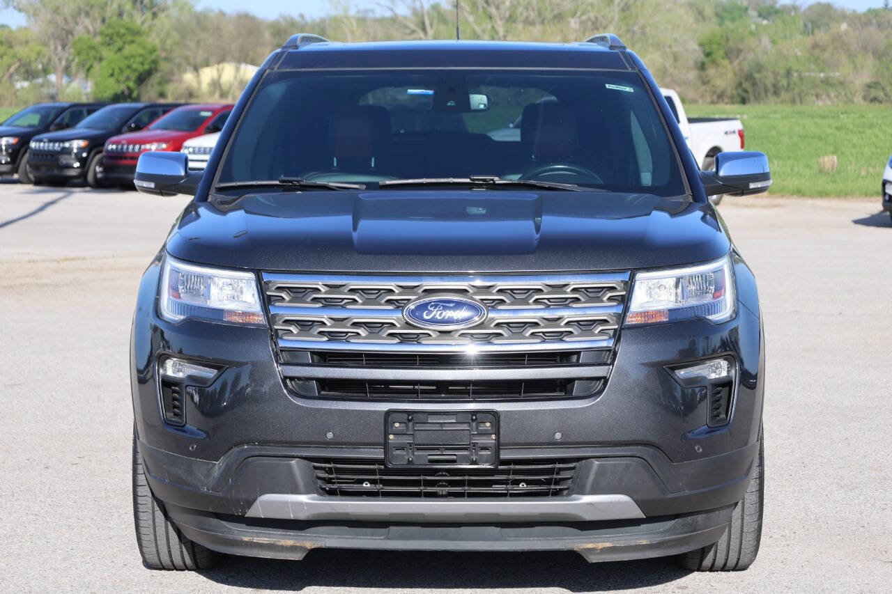 Used 2019 Ford Explorer XLT w/ Equipment Group 202A AWD/4WD image 5