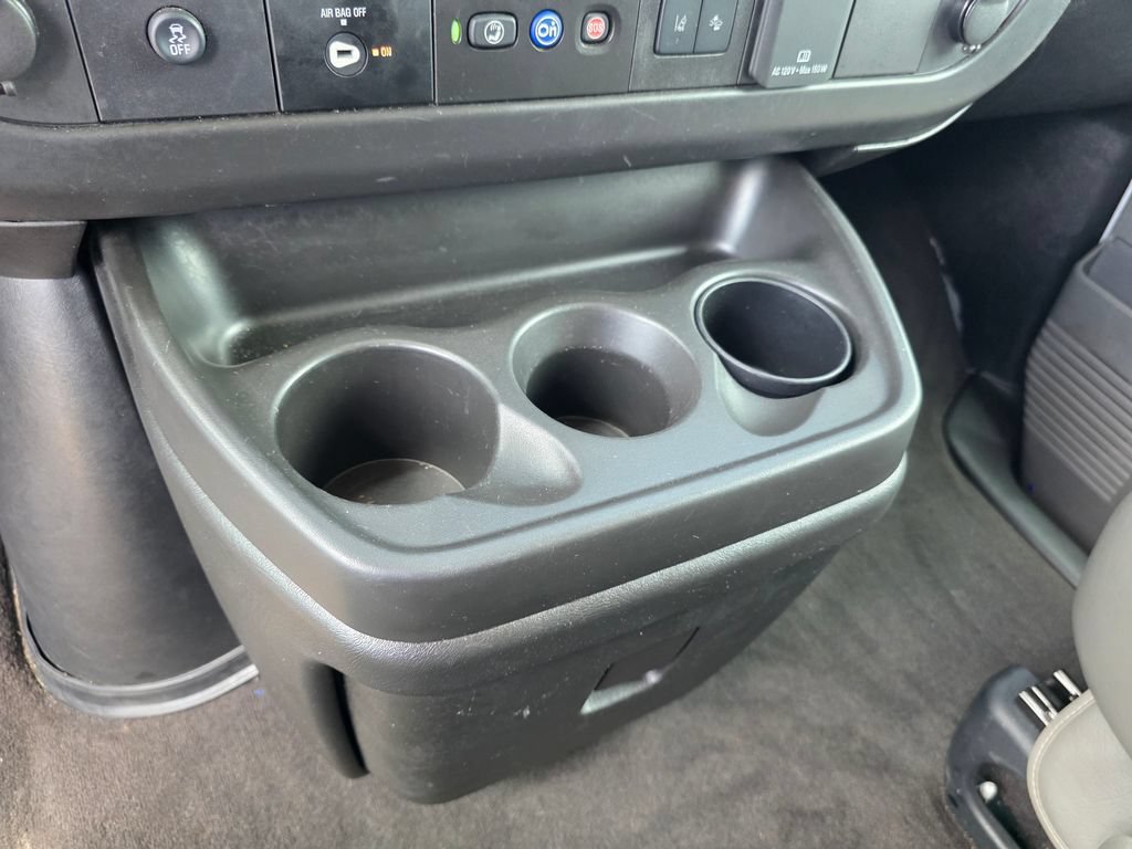 Used 2025 Chevrolet Express 3500 LT w/ LT Preferred Equipment Group RWD image 17
