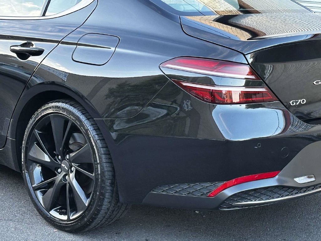 Used 2023 Genesis G70 2.0T w/ Sport Prestige Package AWD/4WD image 11