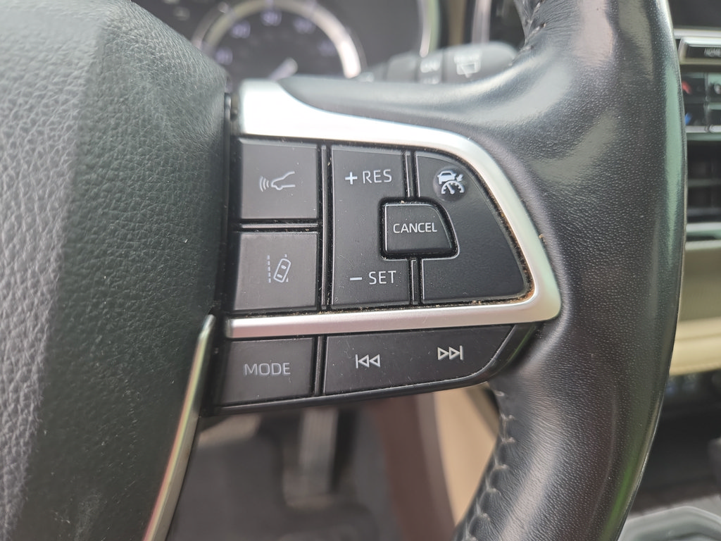 Used 2022 Toyota Highlander Platinum AWD/4WD image 22