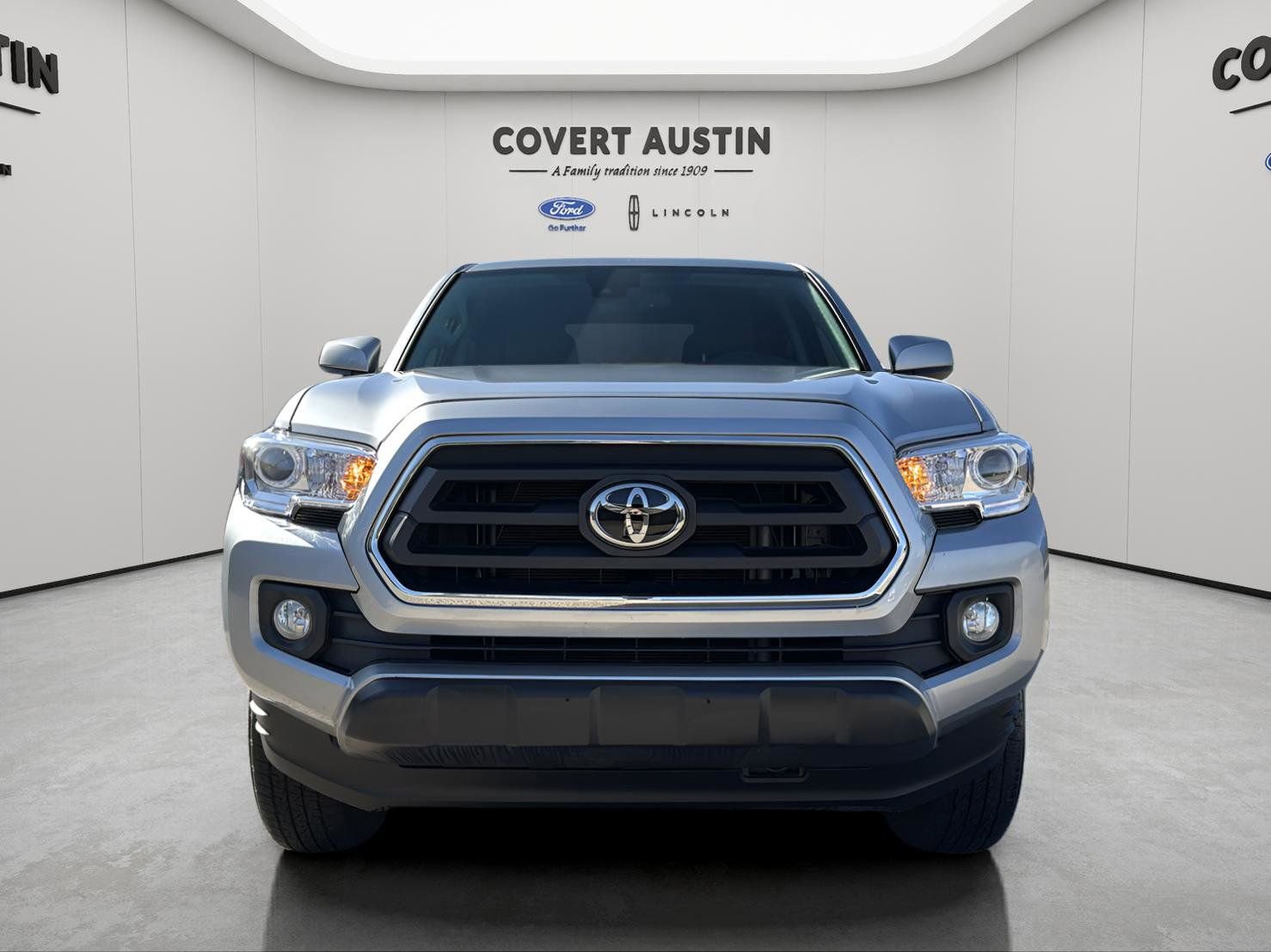 Used 2023 Toyota Tacoma SR5 image 8