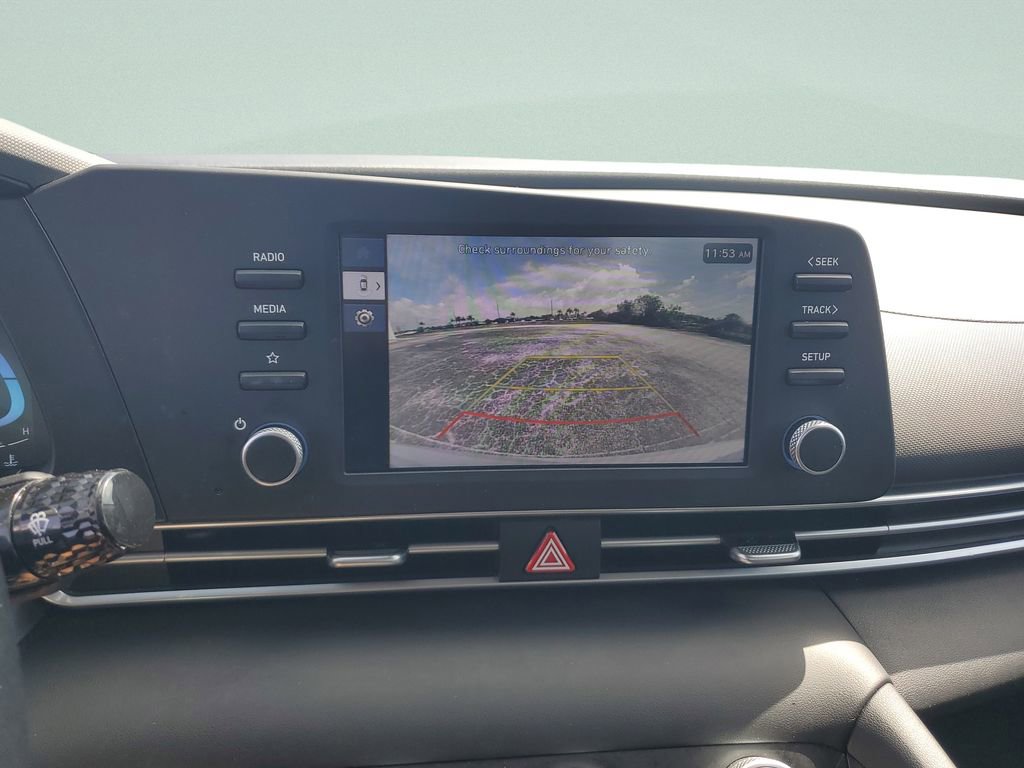 Used 2024 Hyundai Elantra SE image 17